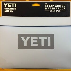 YETI Sidekick Dry 3L in Big Sky Blue